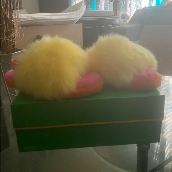 Ugg slippers - Picture 4 of 4